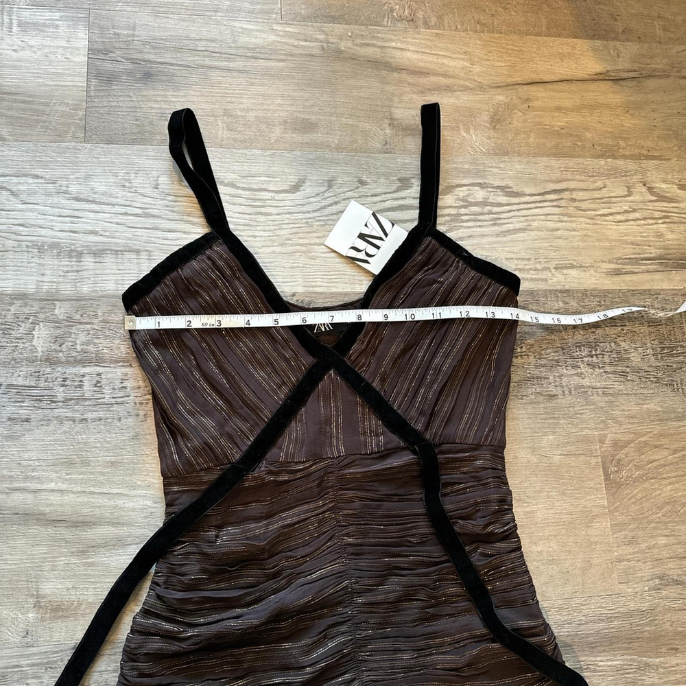 dresses - Picture 2 of 8
